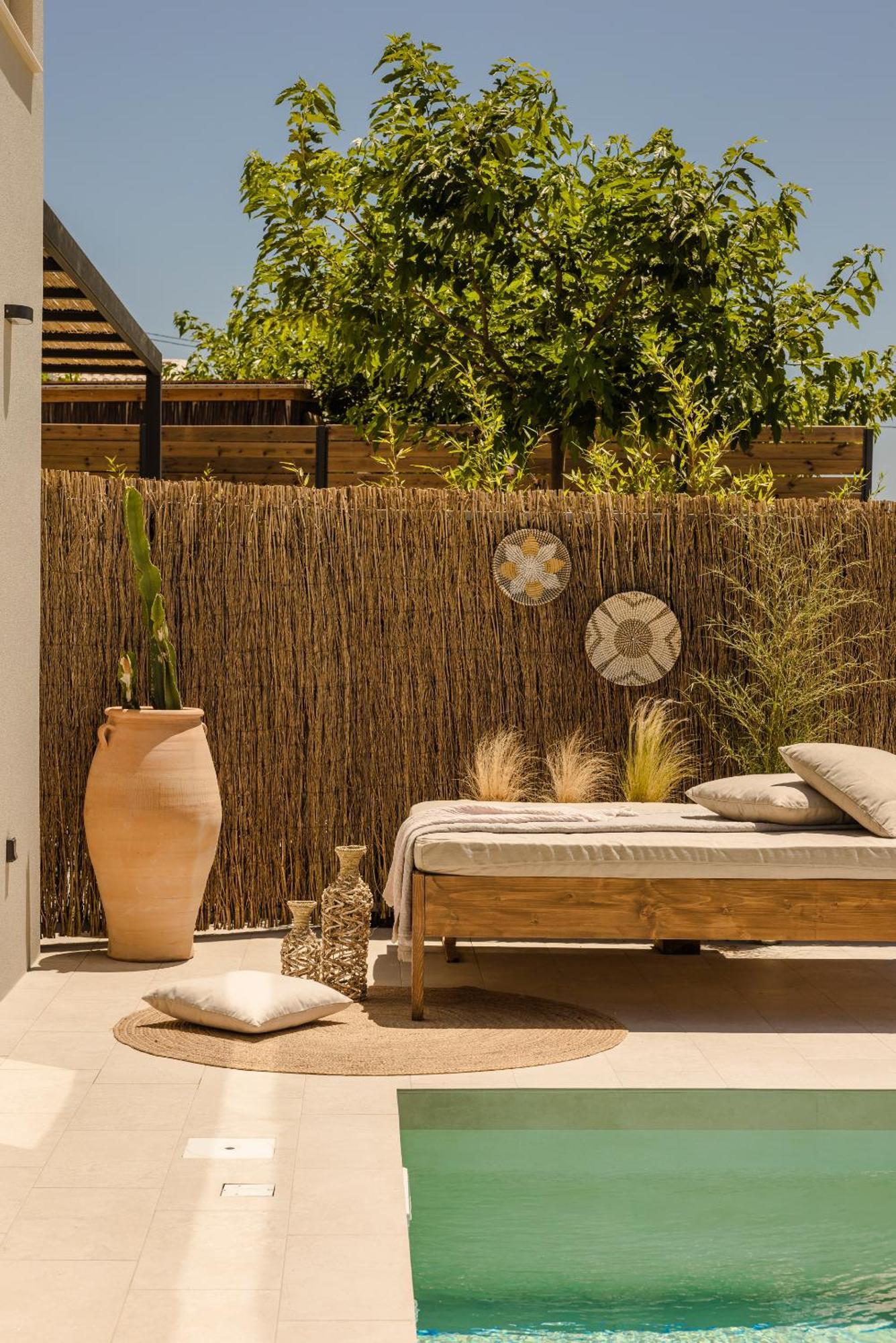 Hilaritas Luxury Suites Sea View, Private Pool & Jacuzzi Paradise Ratzaklion ภายนอก รูปภาพ