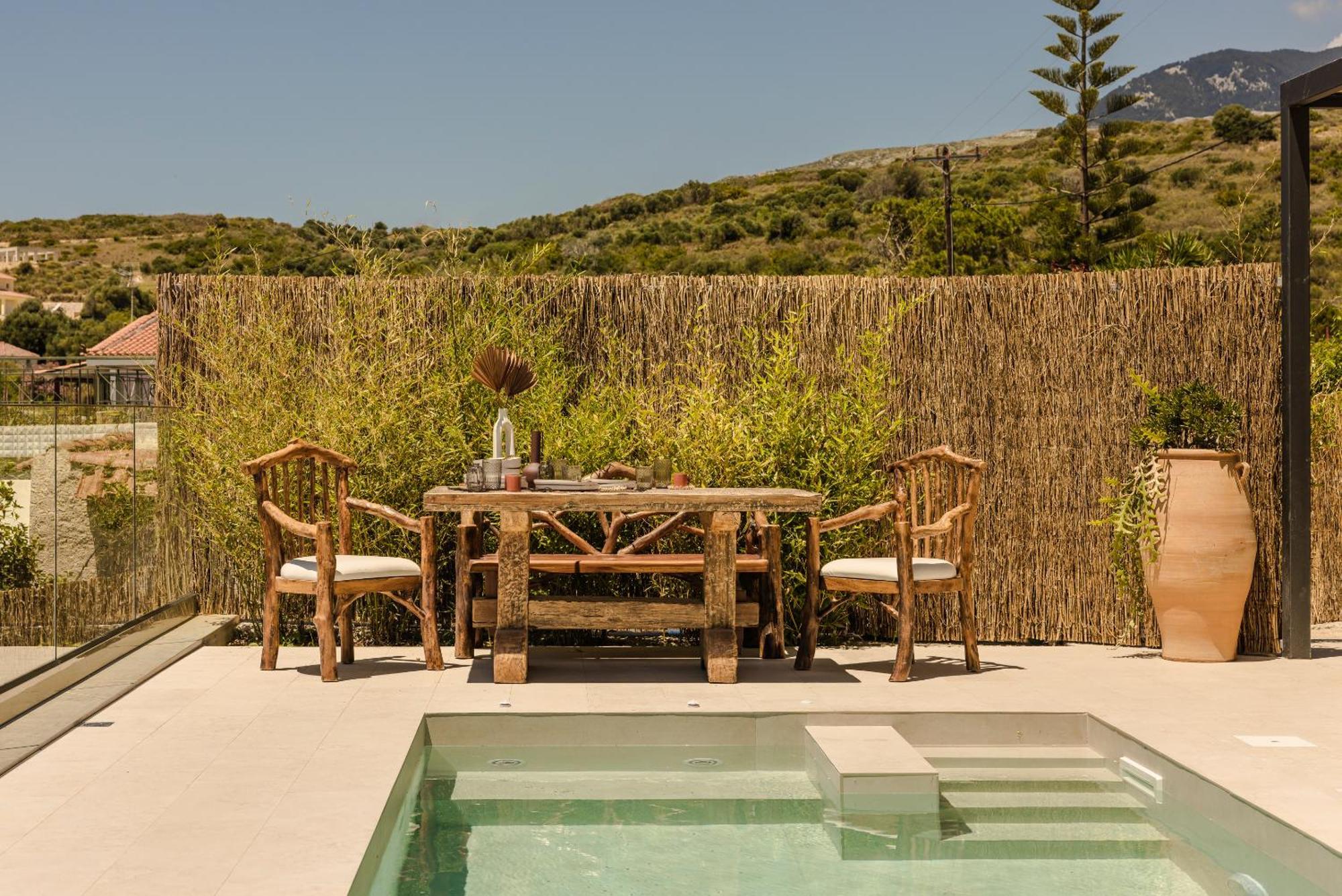 Hilaritas Luxury Suites Sea View, Private Pool & Jacuzzi Paradise Ratzaklion ภายนอก รูปภาพ