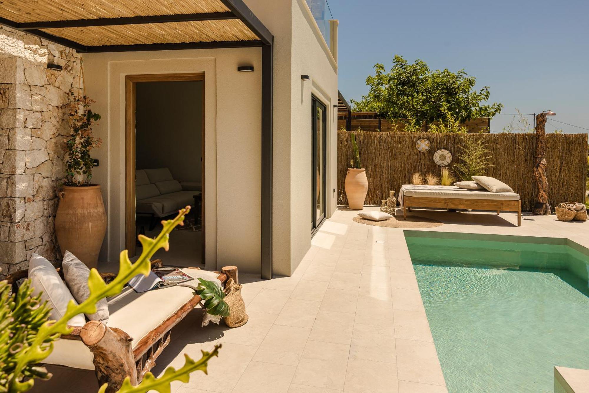 Hilaritas Luxury Suites Sea View, Private Pool & Jacuzzi Paradise Ratzaklion ภายนอก รูปภาพ
