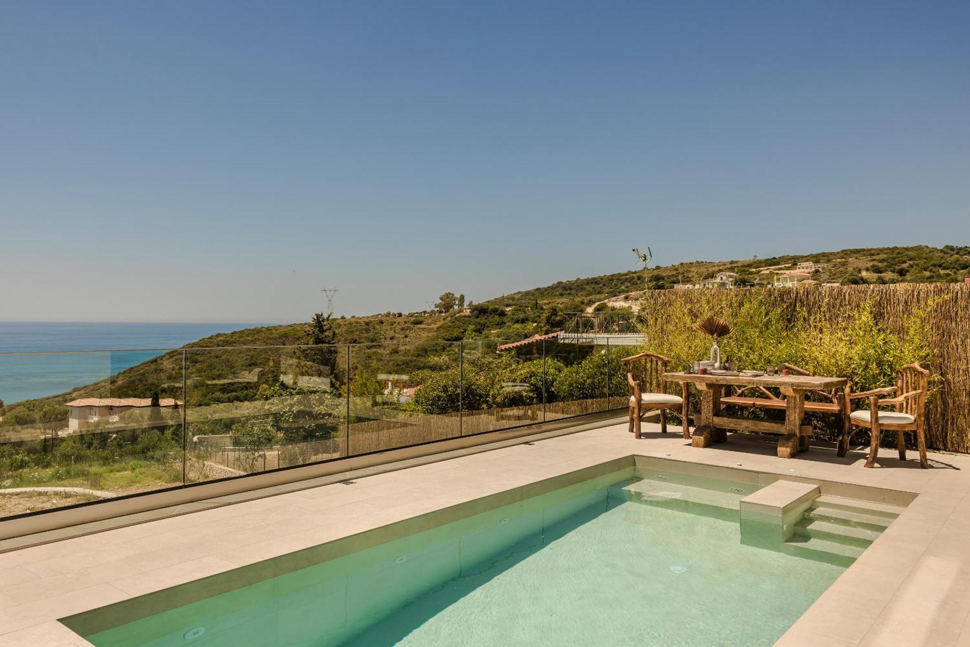 Hilaritas Luxury Suites Sea View, Private Pool & Jacuzzi Paradise Ratzaklion ภายนอก รูปภาพ
