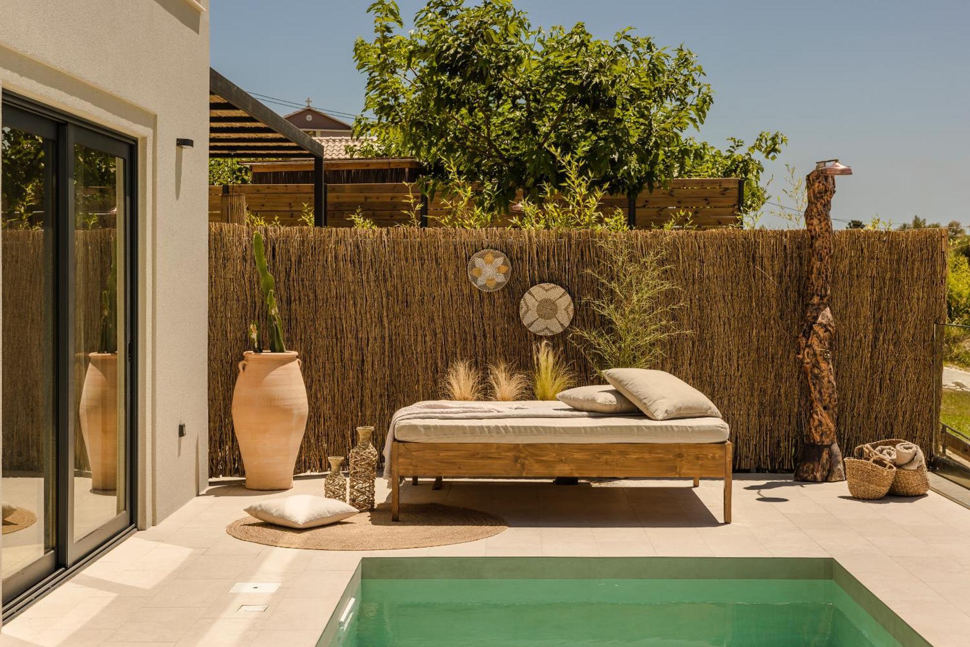 Hilaritas Luxury Suites Sea View, Private Pool & Jacuzzi Paradise Ratzaklion ภายนอก รูปภาพ