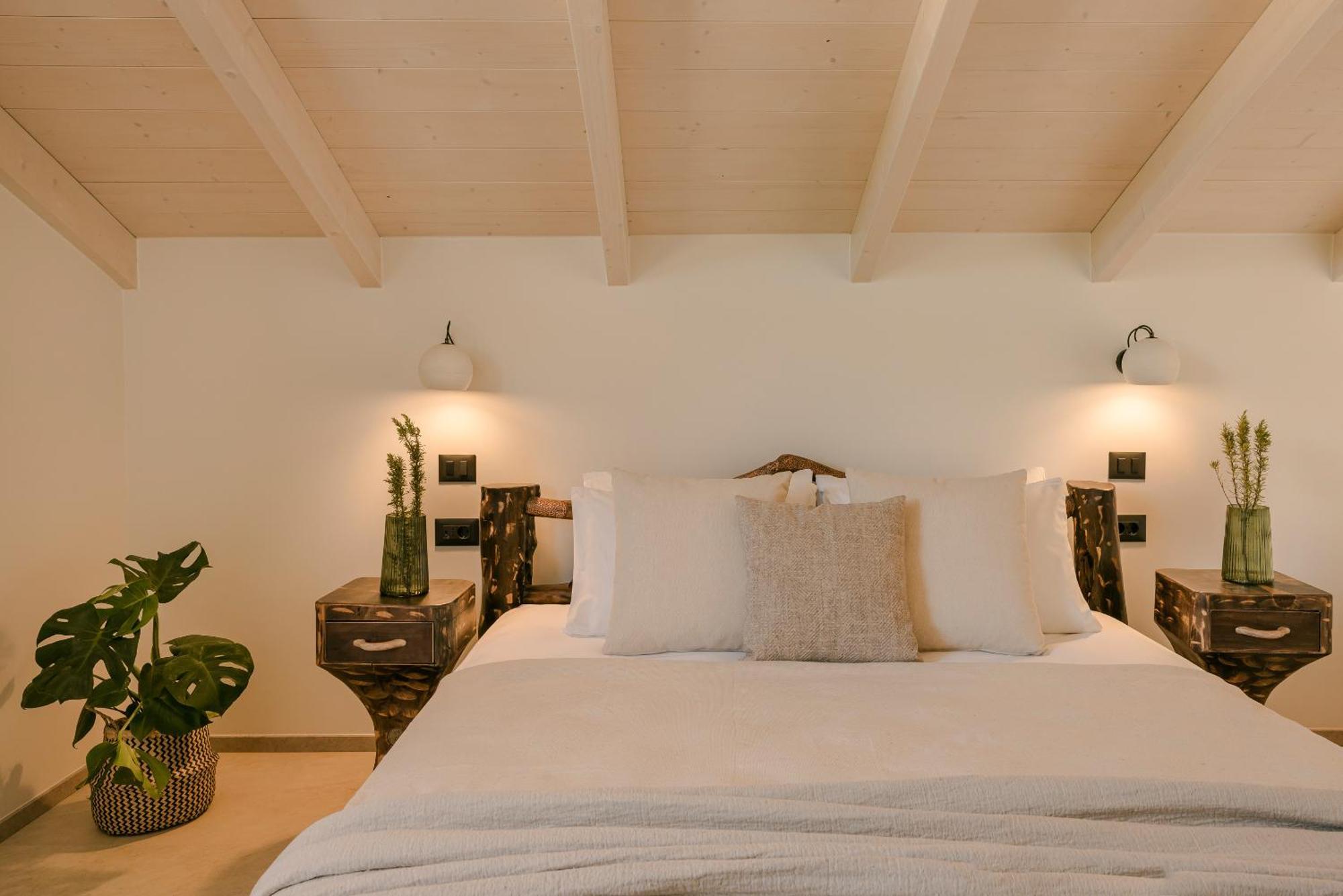 Hilaritas Luxury Suites Sea View, Private Pool & Jacuzzi Paradise Ratzaklion ภายนอก รูปภาพ