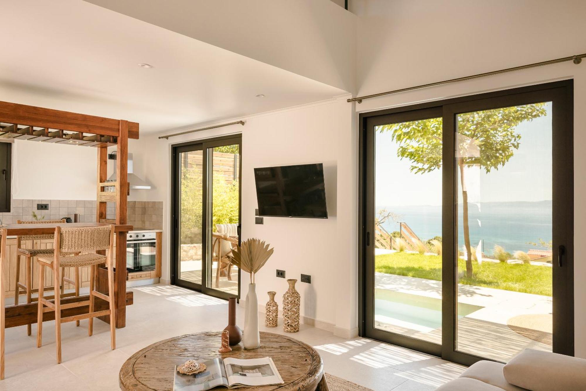 Hilaritas Luxury Suites Sea View, Private Pool & Jacuzzi Paradise Ratzaklion ภายนอก รูปภาพ