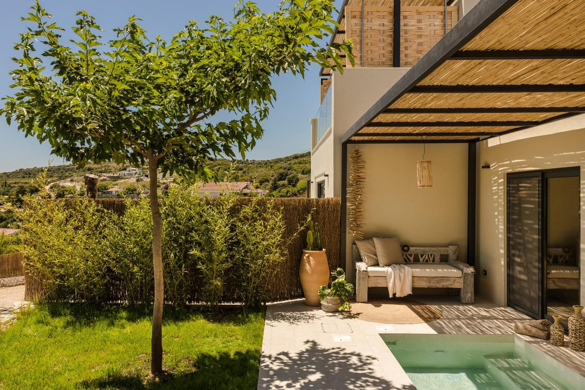 Hilaritas Luxury Suites Sea View, Private Pool & Jacuzzi Paradise Ratzaklion ภายนอก รูปภาพ